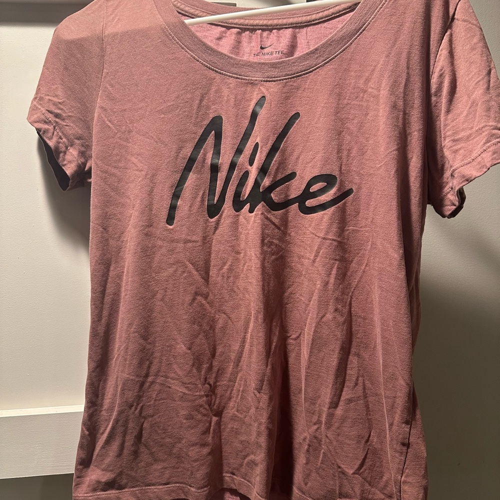 Women’s Nike dri-fit tshirt